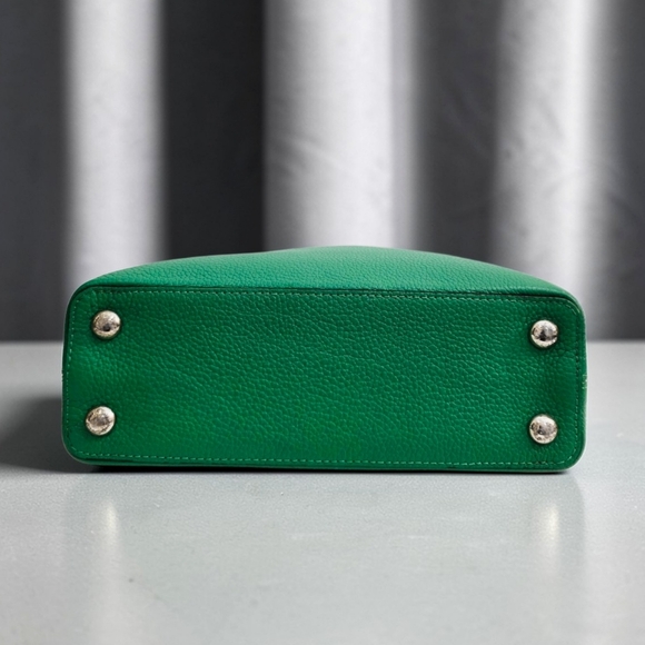 ✨️Authentic Louis Vuitton Capucines BB Green Leather Crossbody Bag - Picture 4 of 13